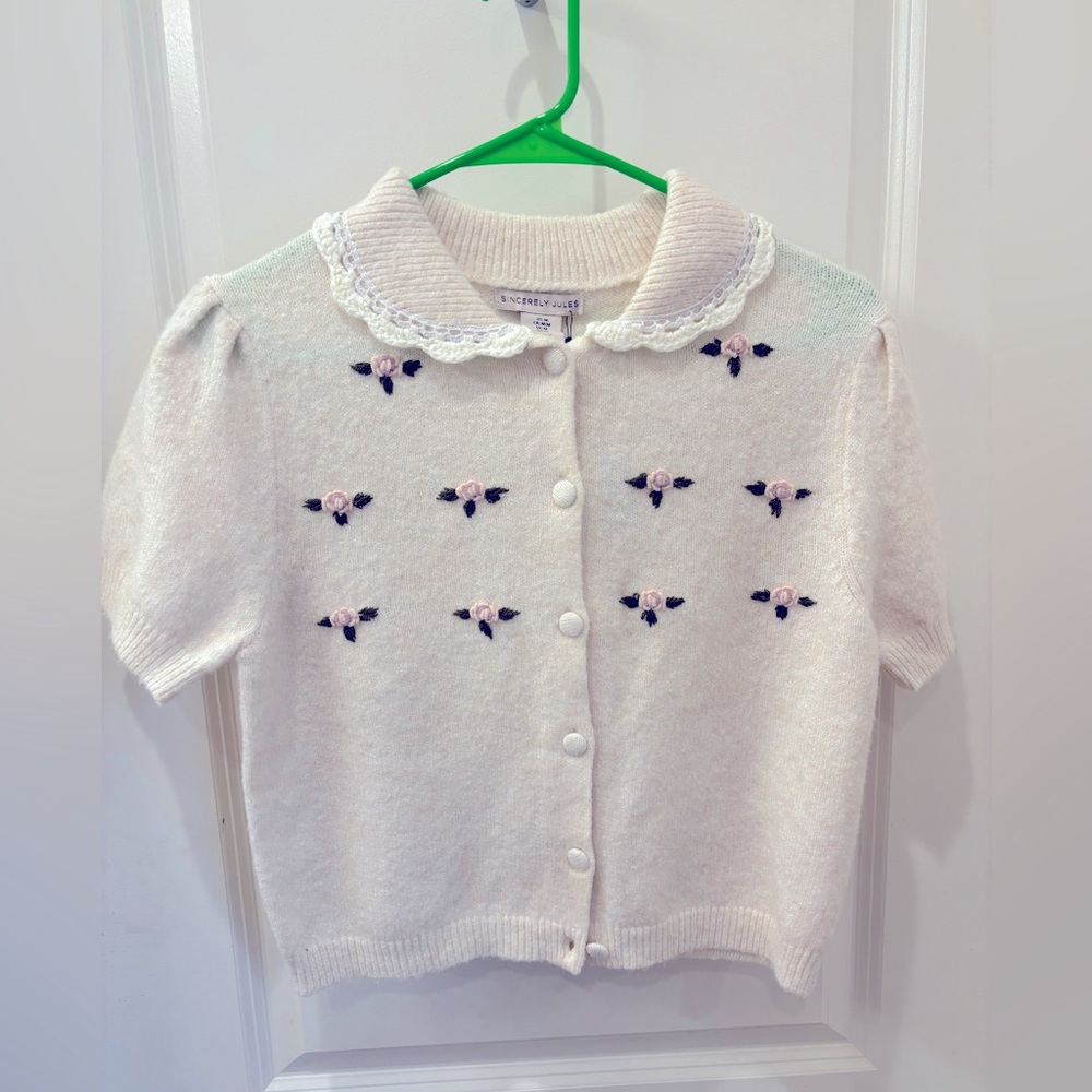 NWT Sincerely Jules Cream Button Down lace collar rosette sweater-M